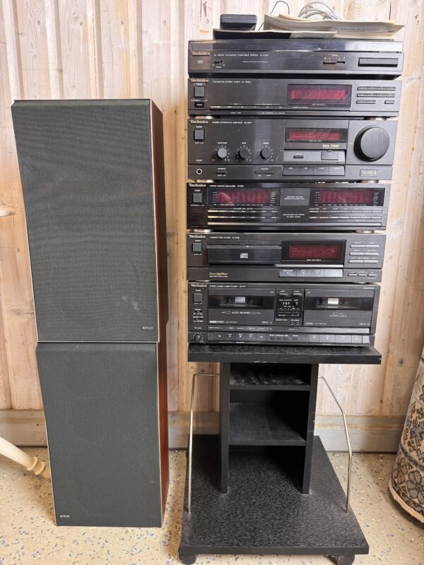 Stereostapel, technics. Samt högtalare Beovox S35 B&O