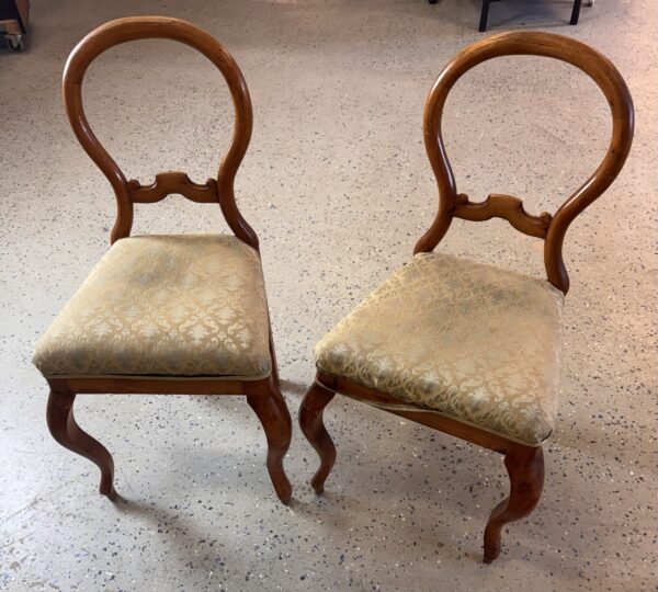Stolar 2 st, Rokokostil, mahogny, 1900-talets första halva.