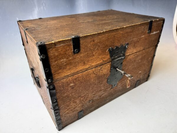 Brännvinsschatull med karaffer och glas. 1800tal - Bild 2