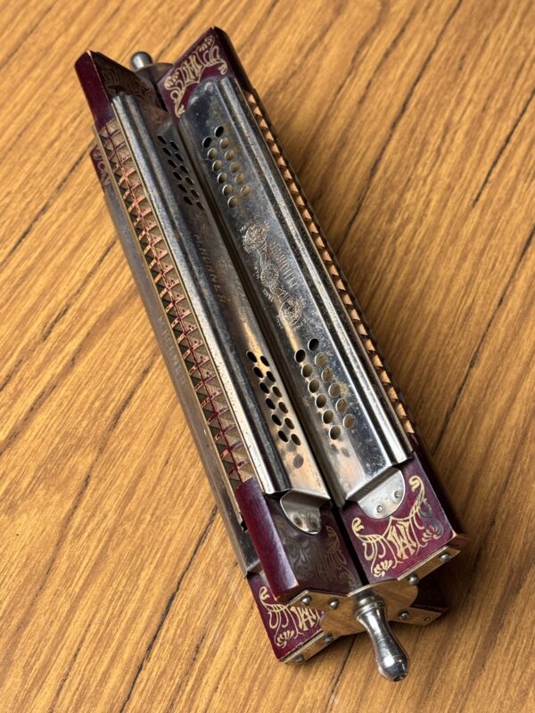 Munspel, tremolo harmonica. M. Hohner