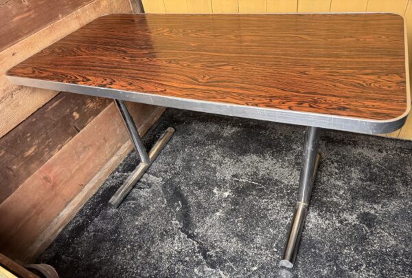 Café bord (finns 4st) har varit på destination Gotlands fartyg